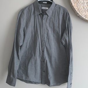 Calvin Klein Gray Checkered Button Down Dress Shirt - 100% Cotton - Large